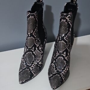 Steve Madden Black & Cream Snake-Print Pointed Toe Ankle Booties